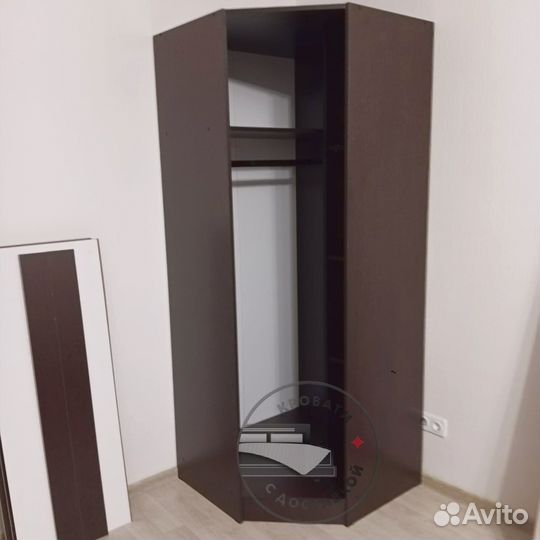Шкаф распашной