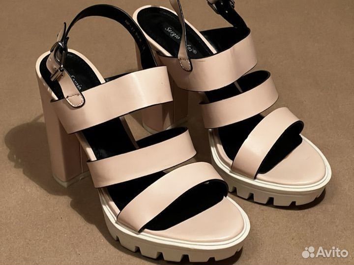 Босоножки женские