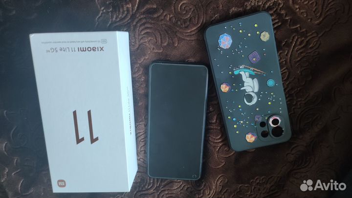 Продам смартфон Xiaomi Mi 11 Lite 5G NE