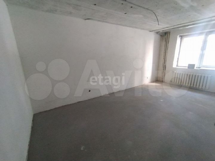 2-к. квартира, 57 м², 1/9 эт.