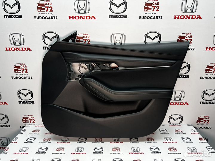 Обшивка двери передняя правая Mazda 3 BP 2019-2024