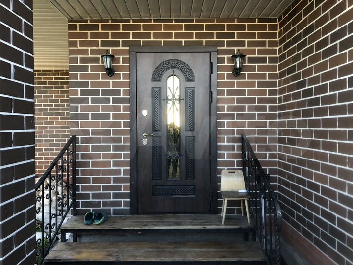 Коттедж 260 м² на участке 7,5 сот.