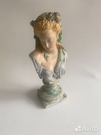 Бюст девушки антикварный