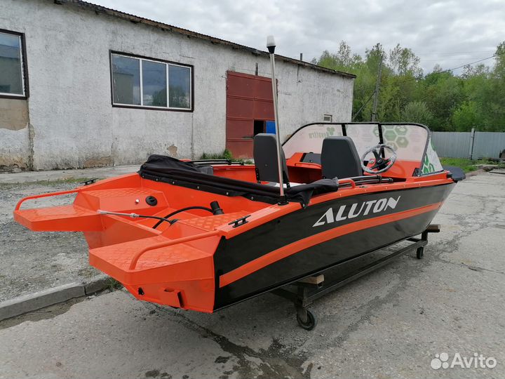 Алюминиевая лодка Aluton 490 DC