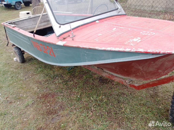Лодка с мотором