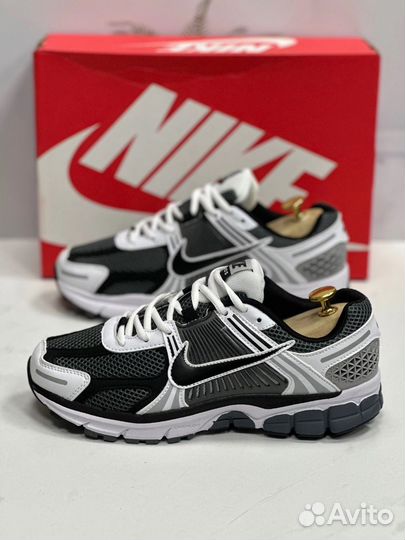 Мужские кроссовки Nike Vomero 5