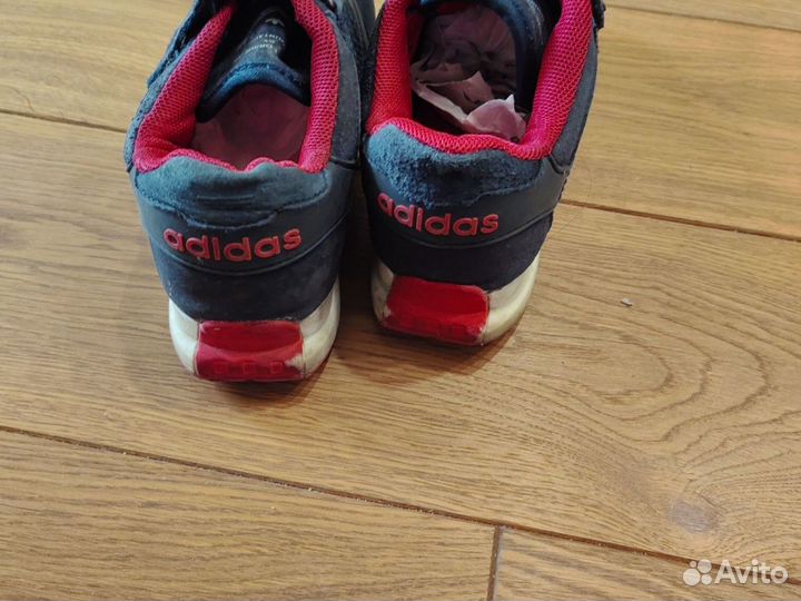 Кроссовки adidas