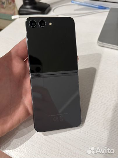 Samsung Galaxy Z Flip5, 8/256 ГБ