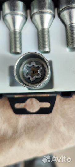 Новые оригинальные секретки Opel (GM)