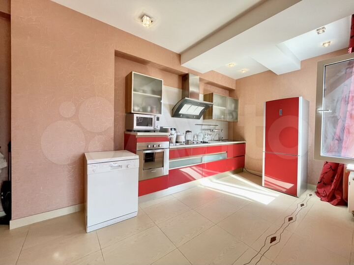 2-к. квартира, 56 м², 8/17 эт.