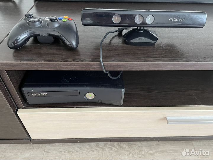 Xbox 360 slim 500 Гб прошитый+Kinect