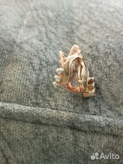 Золотые серьги с бриллиантами