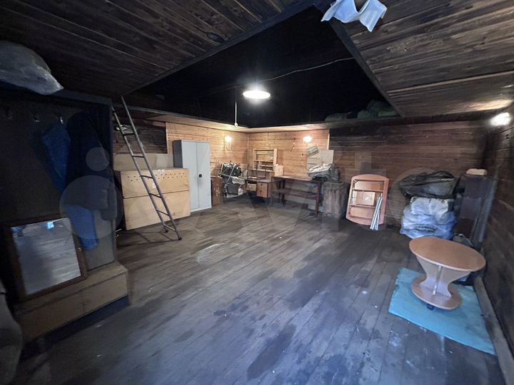 Гараж, > 30 м²