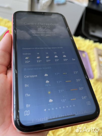 Телефон iPhone XR