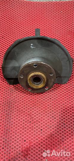 Кулак передний правый Mitsubishi Lancer 3870A011