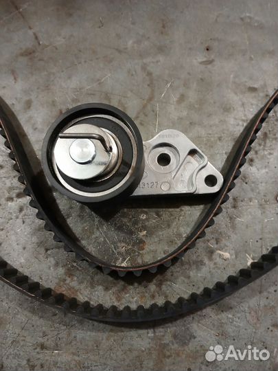 Ремень грм и ролик Форд,Мазда