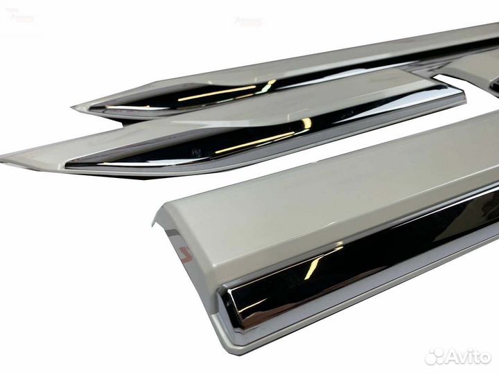 Молдинги дверей Toyota Land Cruiser 300 I0475