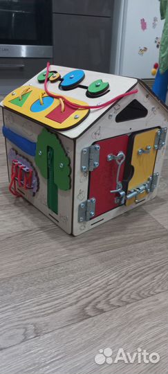 Бизиборд домик