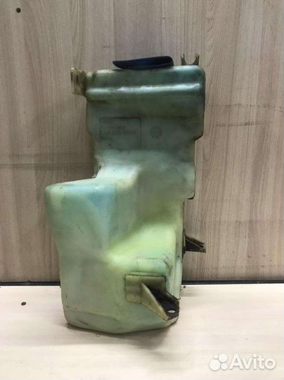 Бачок омывателя audi 100 c4