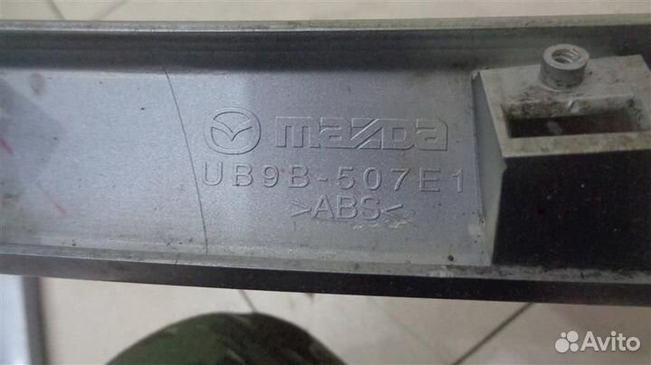 Накладка решетки радиатора Mazda BT-50 2006-2012