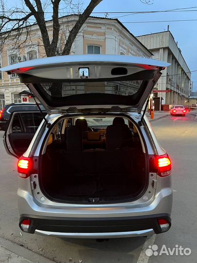 Mitsubishi Outlander 2.4 CVT, 2018, 60 000 км