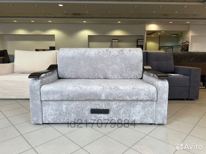 Диван кровать на металлическом карксе