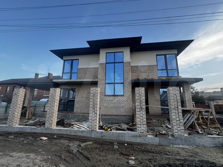 Дом 209,2 м² на участке 4,9 сот.