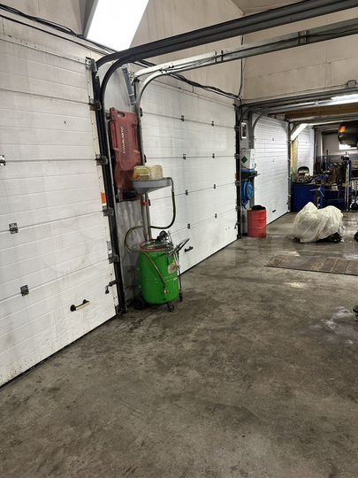 Гараж, > 30 м²