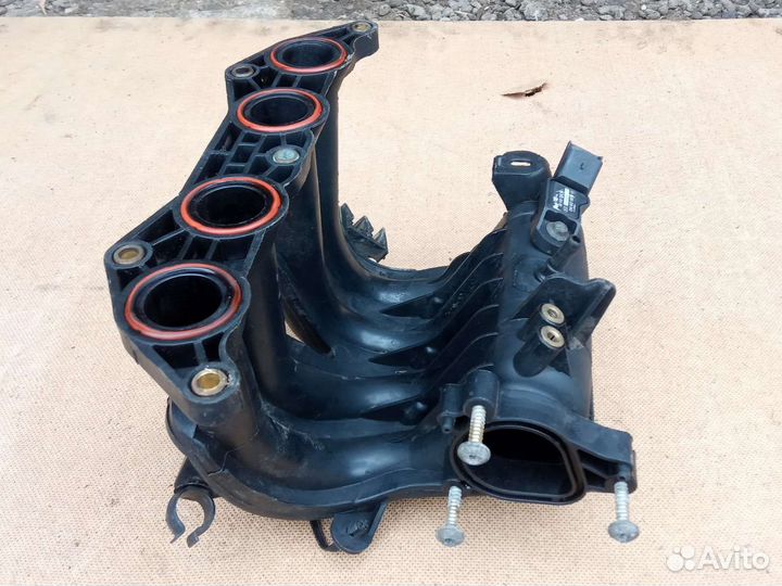 Коллектор впускной Пежо Peugeot 206 1,4