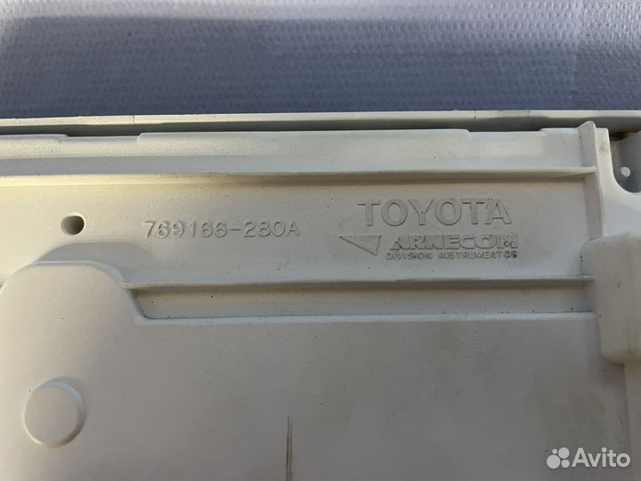 Приборная панель Toyota Tundra