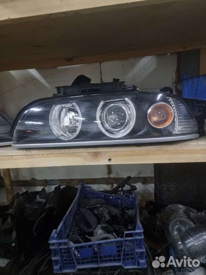 Фары BMW е39 рест ксенон