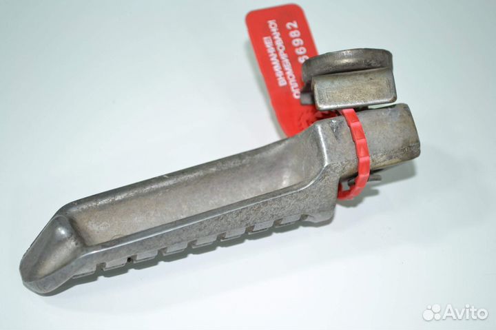 Подножка пассажира левая Kawasaki ZZR250