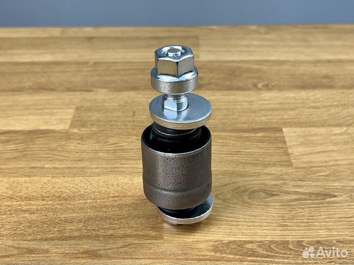 Развальный болт и сайлентблок для Honda