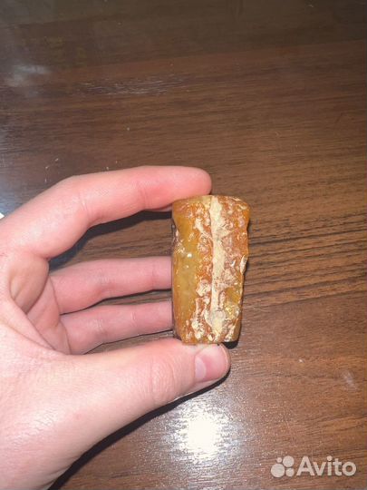 Янтарный камень