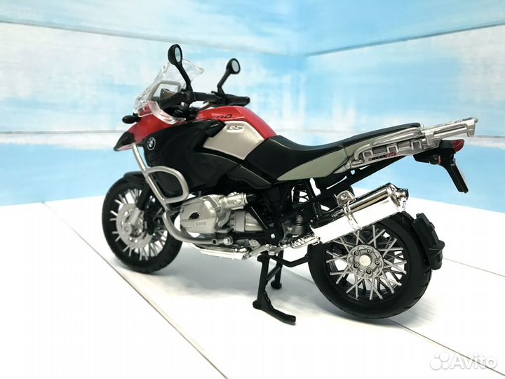 Модель мотоцикла BMW R1200GS 1/12