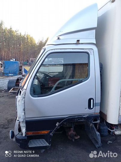 Кабина Митсубиси Кантер по запчастям