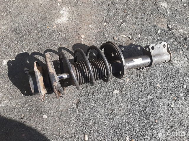 Стойка передняя правая Toyota Corona 190 1992-2002