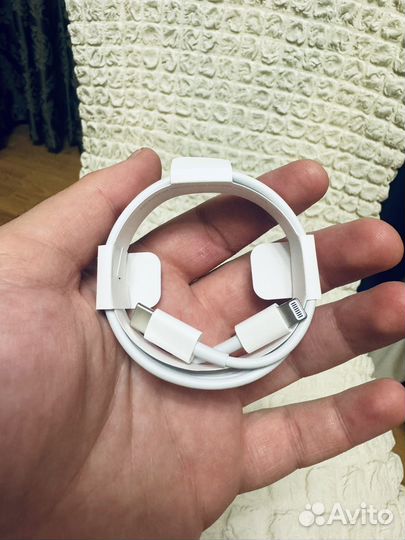 Зарядный кабель на iPhone USB-C to Lightning