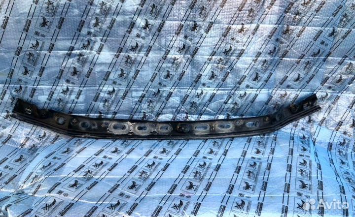 Кронштейн бампера передний Toyota Lc 200 2008-2011