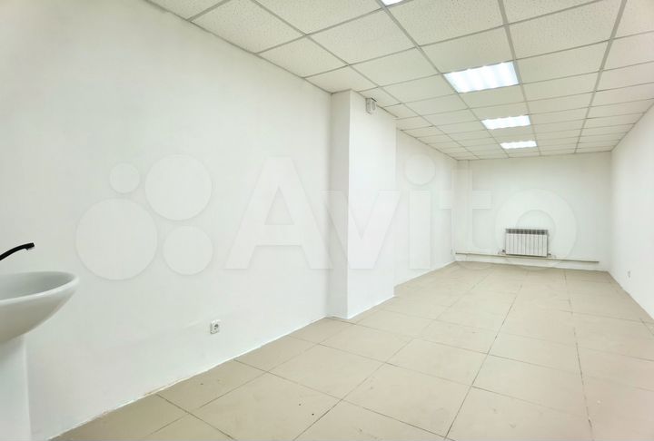 Офис с водой в Центре около входа, 18 м2