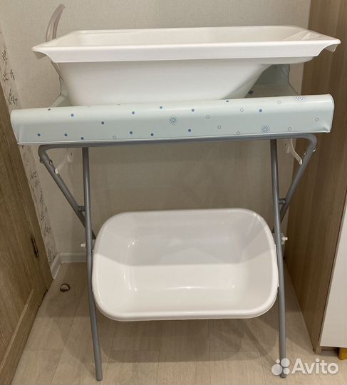 Пеленальный столик с ванночкой chicco