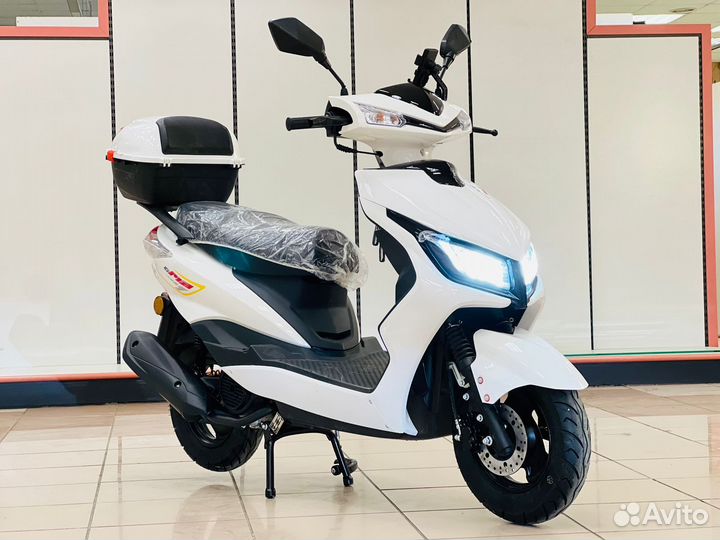 Скутер бензиновый