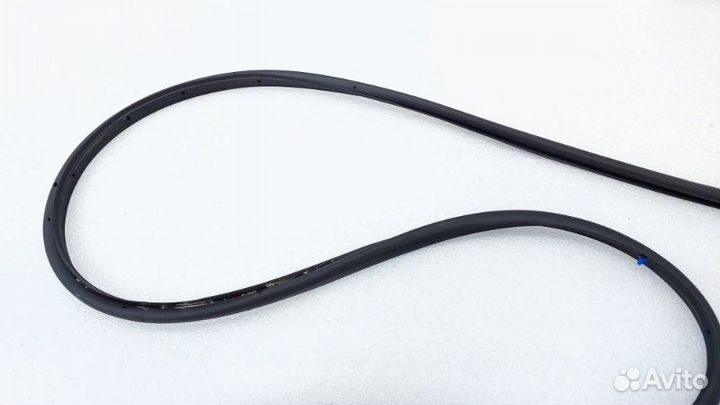 Уплотнитель двери передний правый Chery Tiggo 9