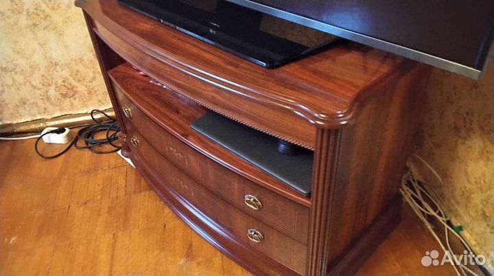 Тумба под телевизор