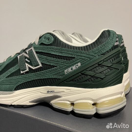 New Balance 1906R Green 10.5 US/ 43.5 RU/ 44.5 EU