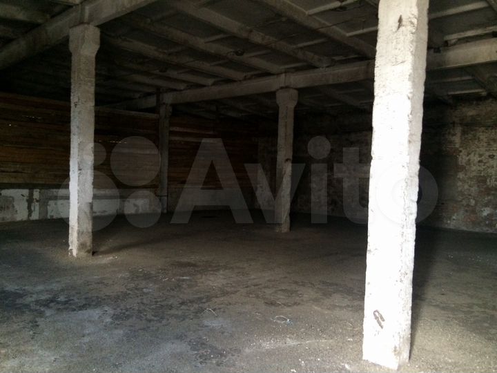 Склад, 1050 м²