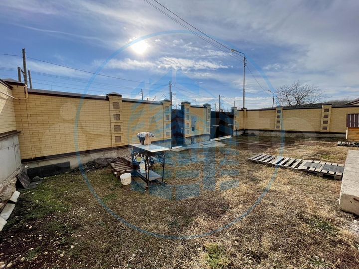 Дом 201 м² на участке 4 сот.