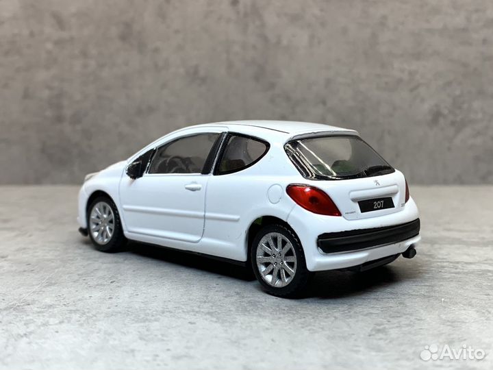 Коллекционная модель Peugeot 207