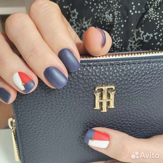 Услуги маникюра и педикюра на дому