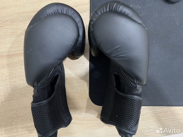 Боксерские перчатки 12 oz